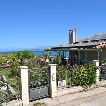 Corinthian Sun - Vacation Home المظهر الخارجي الصورة