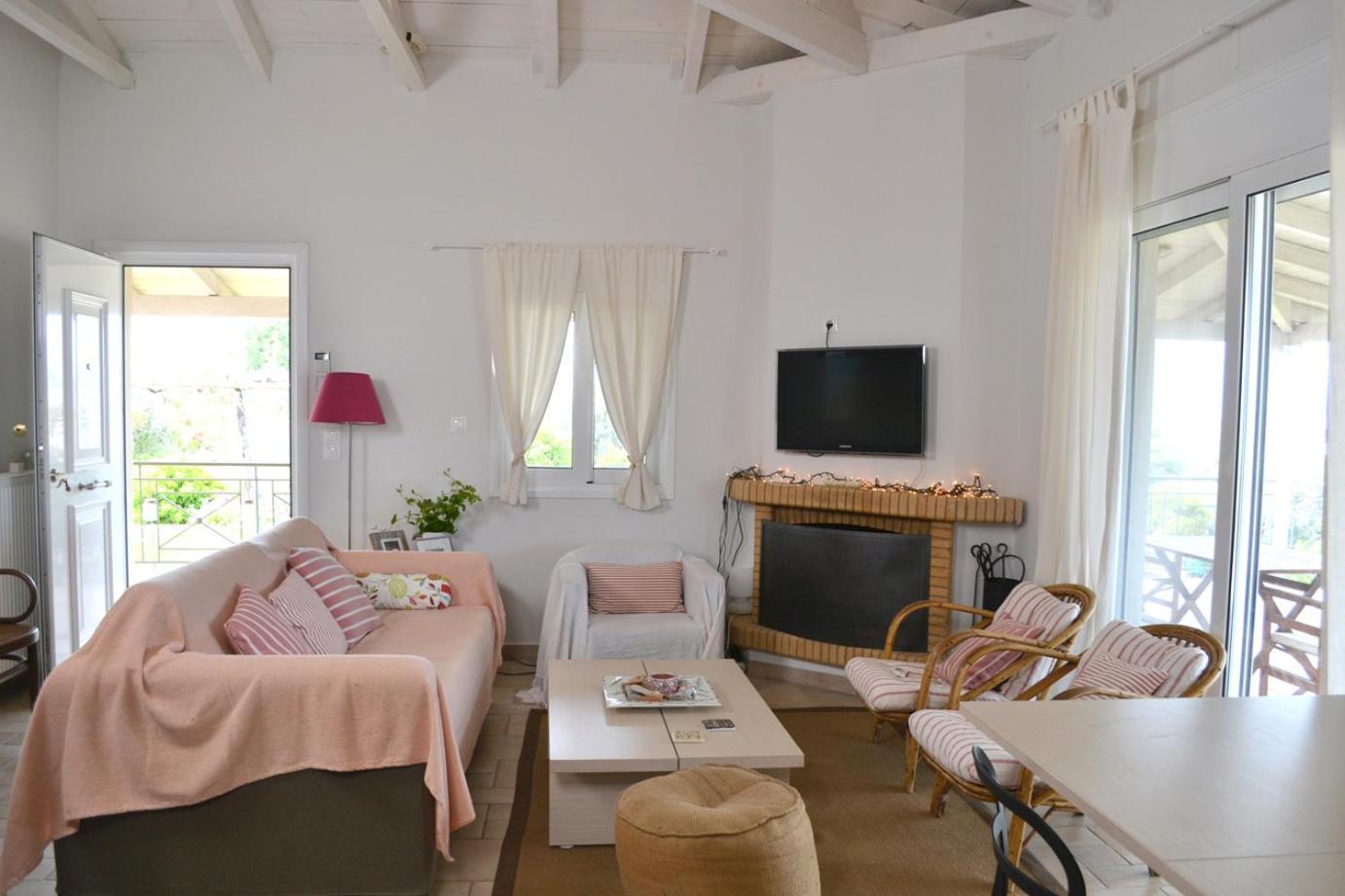 Corinthian Sun - Vacation Home المظهر الخارجي الصورة